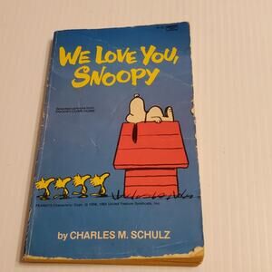 Vintage We love your Snoopy by Charles M. Schulz Paperback. Fawcett Crest